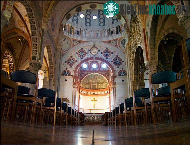 Nhà thờ và tu viện Santa Maria delle Grazie ở Milano - Italy