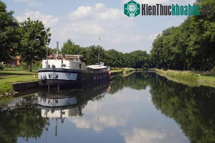 Âu tàu Canal du Centre của Vương quốc Bỉ được unesco công nhận là Di sản văn hóa thế giới năm 1998.