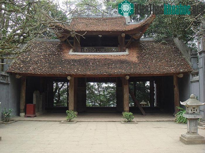 Tam quan đền Hạ