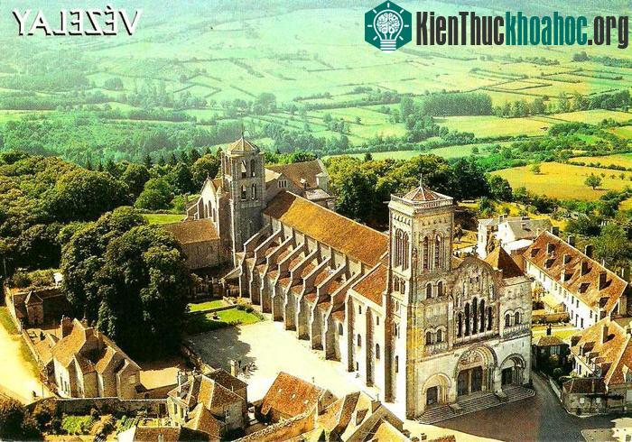 Nhà thờ, ngọn đồi ở Vezelay - Pháp- ảnh 14