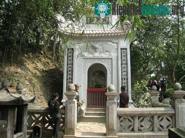 Lăng mộ vua Hùng