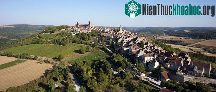 Nhà thờ, ngọn đồi ở Vezelay - Pháp- ảnh 15