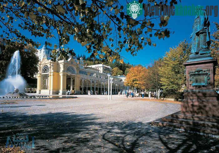 Trung tâm lịch sử của Tallinn đẹp nổi tiếng với những công trình kiến trúc công cộng như nhà thờ, tòa thị chính, quảng trường trung tâm ...
