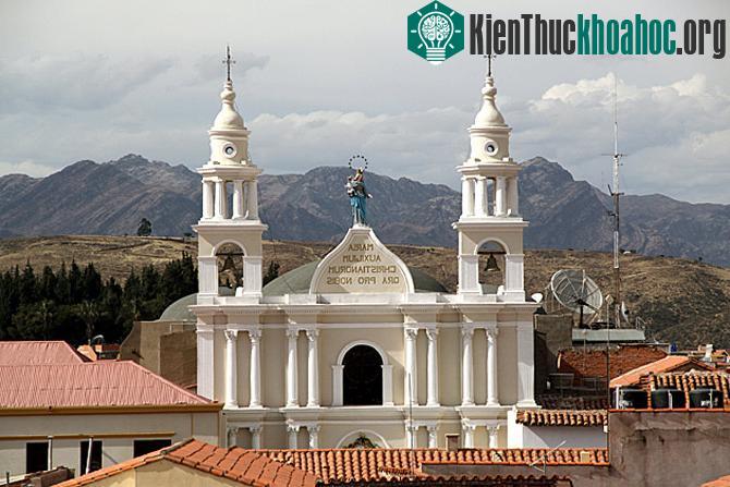 Khi mới thành lập thành phố này có tên là Ciudad de la Plata de la Nueva Toledo, thường gọi là "La Plata".