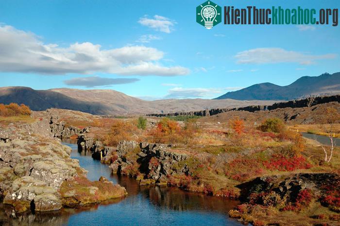 Vườn quốc gia Þingvellir chính là môi trường độc đáo về địa chất và là nơi kiến tạo nhiều núi lửa.