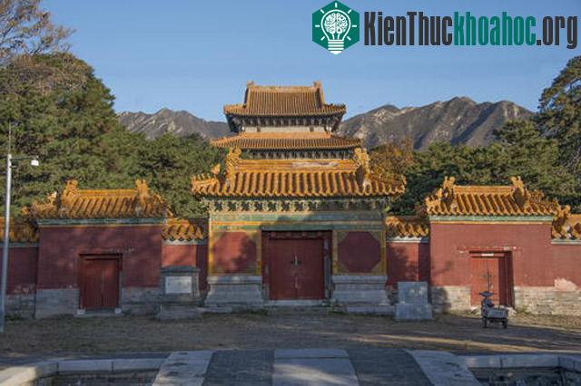 Lăng tẩm hoàng gia nhà Minh – Thanh là bằng chứng chứng tỏ óc sáng tạo và sự sắp xếp tại tình của con người xưa kia.