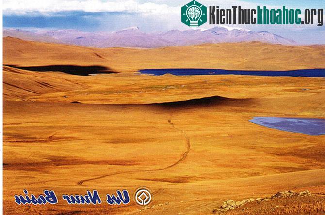 Lưu vực Uvs Nuur có khí hậu rất khắc nhiệt do toàn bộ khu vực này nằm trong ranh giới khí hậu giữa Siberi và Trung Á