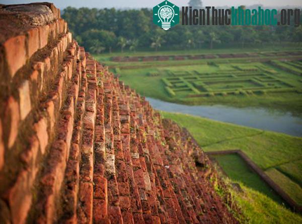 Tàn tích của Phật Giáo tại Paharpur, trước đây khu vực này Phật giáo cực kỳ hưng thịnh