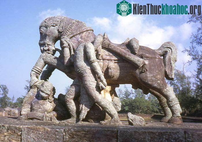 Ngôi đền được dựng nên bởi Samba – con trai của Chúa Krishna.
