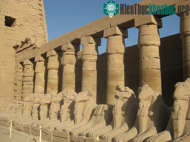 Thành phố cổ Thebes và các di tích khảo cổ của nó - Ai Cập