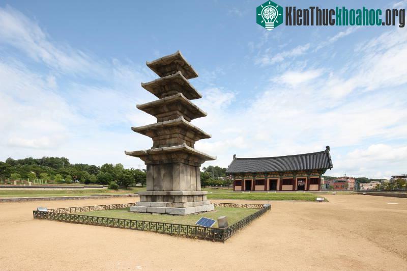 Vương triều Baekje (Bách Tế) do Onjo thành lập, ông là con trai thứ ba của Chu Mông