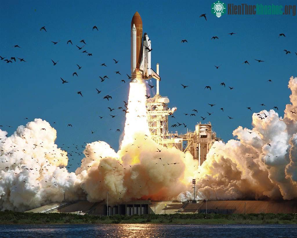 Tàu Challenger rời bệ phóng ngày 28/1/1986 trước sự chứng kiến của hàng triệu người