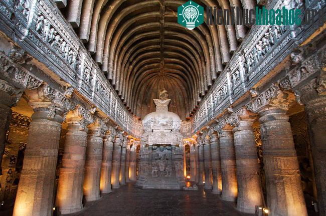 Những dấu ấn kiến trúc độc đáo và đầy ấn tượng bên trong các hang ở chùa hang Ajanta