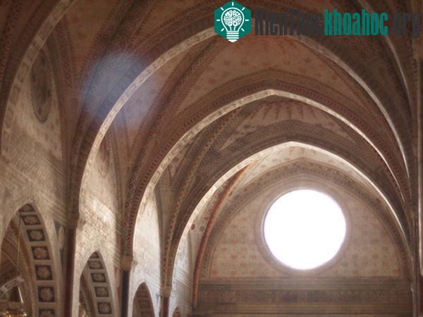 Nhà thờ và tu viện Santa Maria delle Grazie ở Milano - Italy