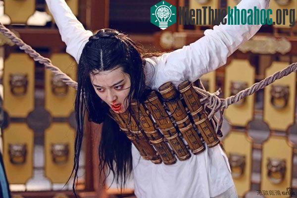 Nhiều người cho rằng, chính vì từng trải qua những cực hình tra tấn mà Võ Tắc Thiên trở nên tàn bạo và nhẫn tâm tới vậy.