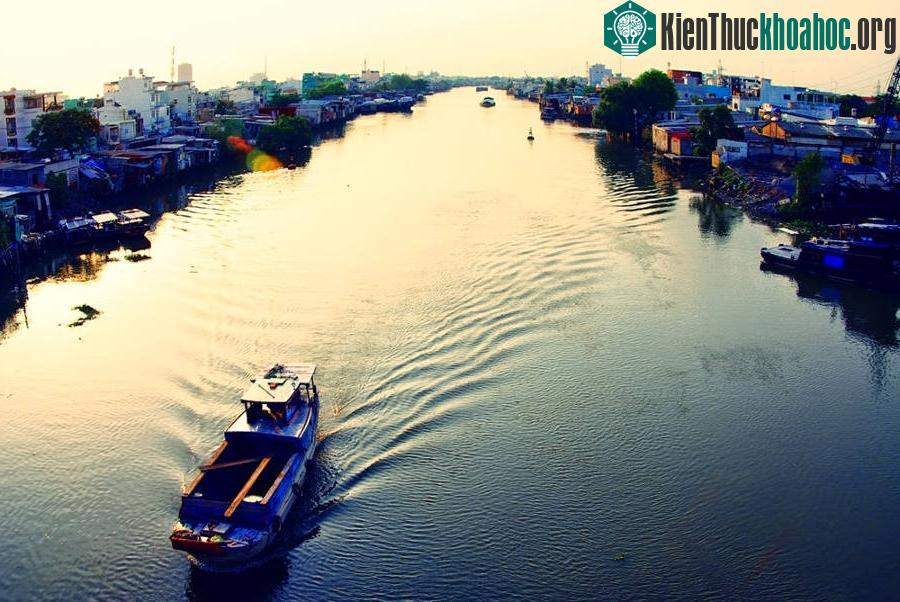 Kênh tàu hủ