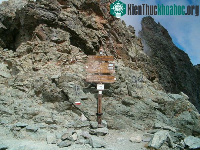 Đèo Col de Traversette nằm trên dãy Alps.