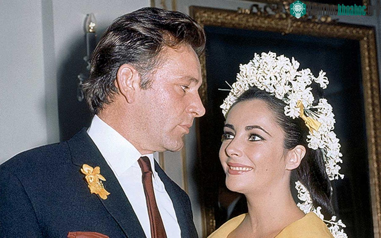Elizabeth Taylor và Richard Burton