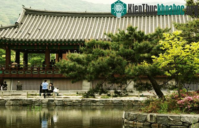 Nó tiếp tục là kinh đô trong một thời gian dài, gần một phần năm lịch sử 5.000 năm của Đại Hàn Dân Quốc