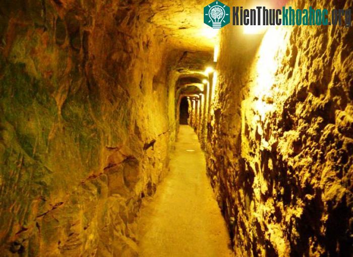 Đoạn đường hầm còn lại sau những trận giao tranh của hầm Casemates