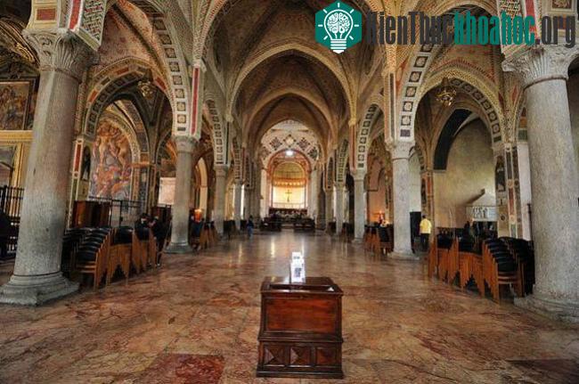 Nhà thờ và tu viện Santa Maria delle Grazie ở Milano - Italy