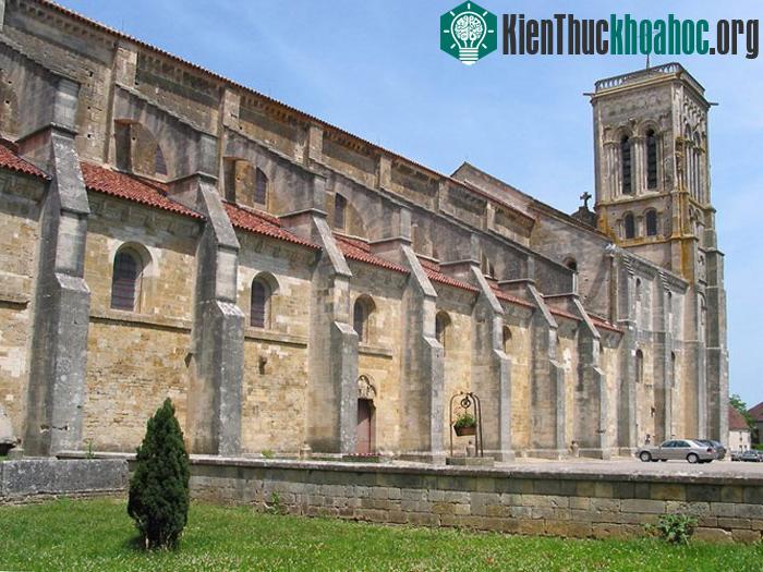 Nhà thờ, ngọn đồi ở Vezelay - Pháp- ảnh 6