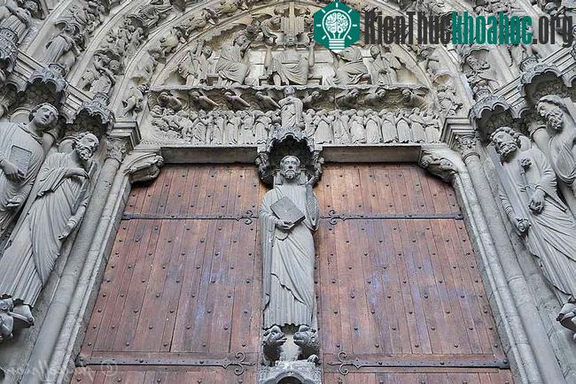 Nhà thờ Đức Bà Chartres - Pháp
