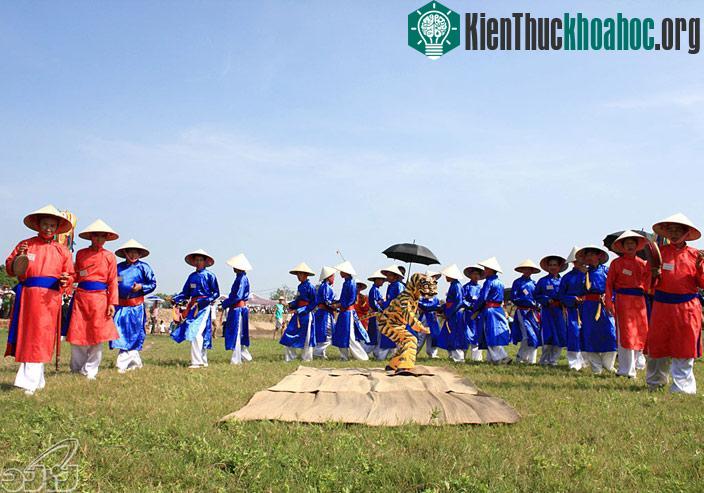 Hội Gióng ở đền Phù Đổng và đền Sóc