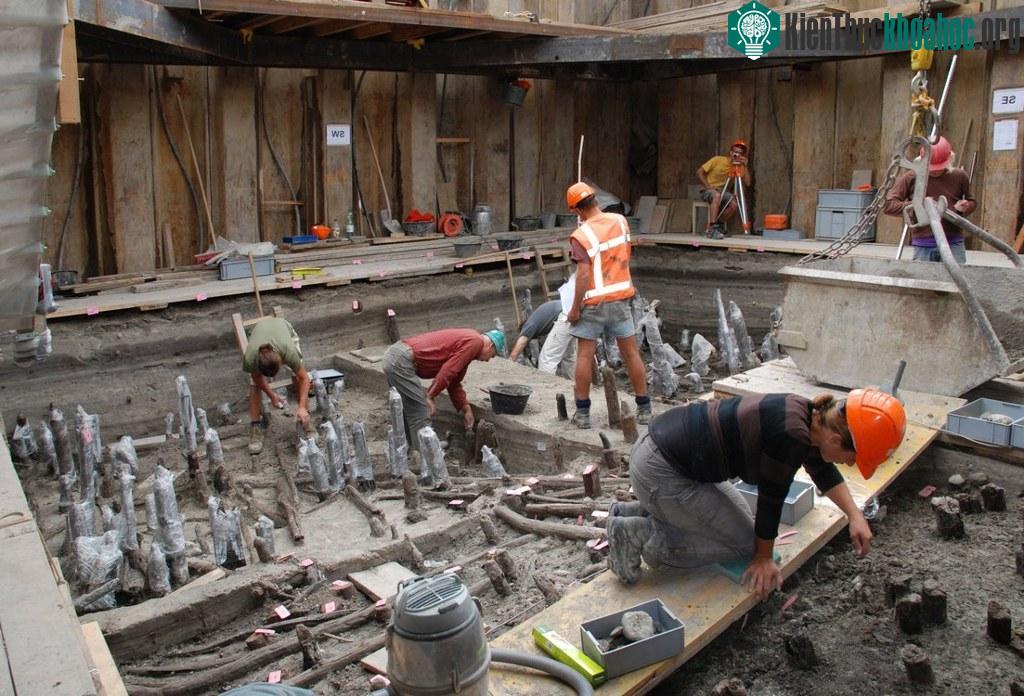 Các nhà khảo cổ tiến hành nhiều cuộc khai quật ở nhà ở Pile.