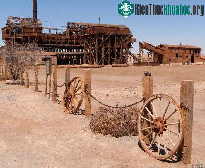 Từ một vùng đất hẻo lánh, khô cằn, Humberstone và Santa Laura đã nhanh chóng phát triển và trở thành thị trấn giàu có.