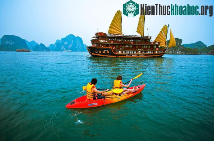 Vịnh Hạ Long - Kỳ quan đất dựng giữa trời cao ảnh 6