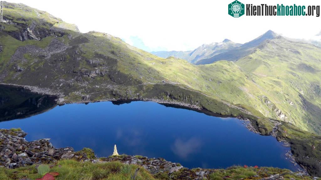 Công viên quốc gia Khangchendzonga, Ấn Độ: Nằm giữa dãy Himalaya thuộc khu vực bang Sikkim, công viên quốc gia này có Khangchendzonga, đỉnh núi cao thứ 3 thế giới, cùng các sông băng, đồng cỏ và hồ...