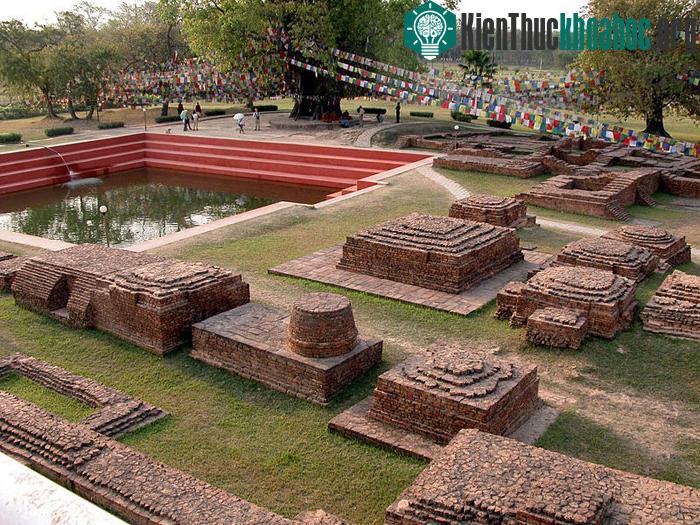 Những thế kỷ về sau, càng ngày Lumbini càng trở nên nổi tiếng và trở thành niềm ao ước và là điểm đến mà những tín đồ Phật Giáo khắp nơi trên thế giới lựa chọn để hành hương về.