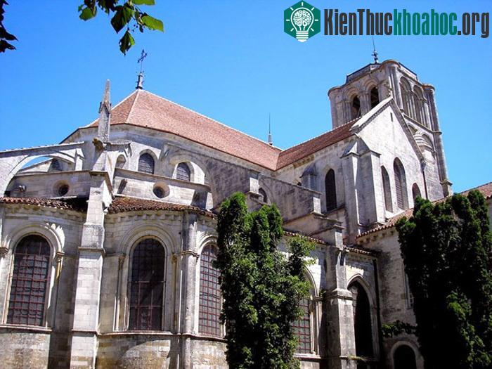 Nhà thờ, ngọn đồi ở Vezelay - Pháp- ảnh 8