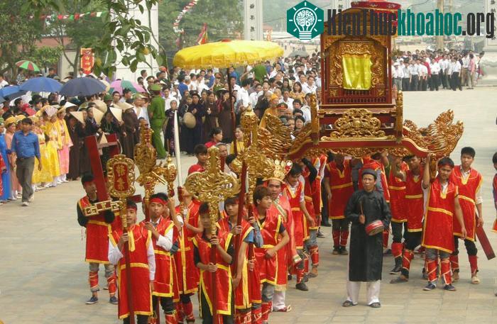 Hội Gióng ở đền Phù Đổng và đền Sóc