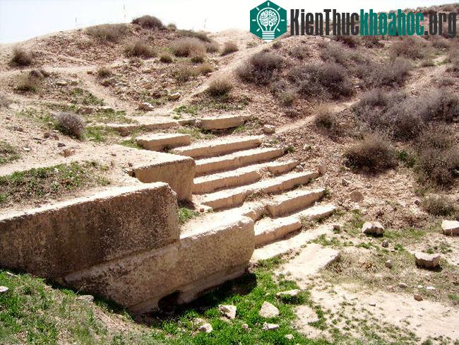 Di tích Pasargadae là minh chứng nổi bật cho phong cách kiến trúc vương triều Achaemenid
