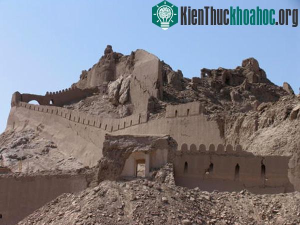 Unesco đã công nhận Bam và cảnh quan văn hóa tại đây là Di sản văn hóa năm 2004.
