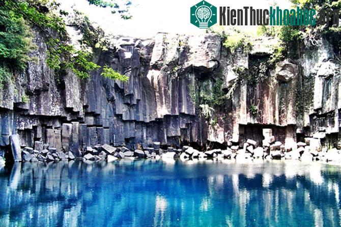 Unesco đã công nhận Đảo Núi lửa Jeju và Hệ thống Ống Dung nham là Di sản thiên nhiên thế giới năm 2007.