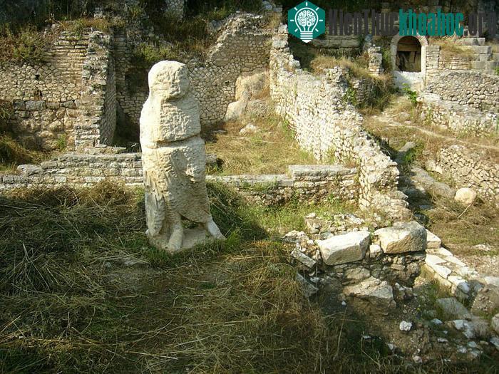 Hiện nay, Butrint đã trở thành 1 điểm du lịch hấp dẫn tại Albania. Khách du lịch quốc tế khi đã tới Albania thường không thể bỏ qua điểm đến lý thú này.