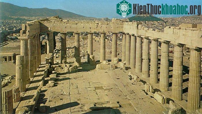 Đền Parthenon đươc coi như biểu tượng của Hy Lạp và là công trình kiến trúc tuyệt tác của thế giới Hy Lạp cổ đại.