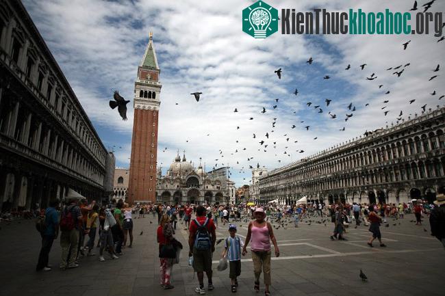 Trung tâm lịch sử của Rome - Italy