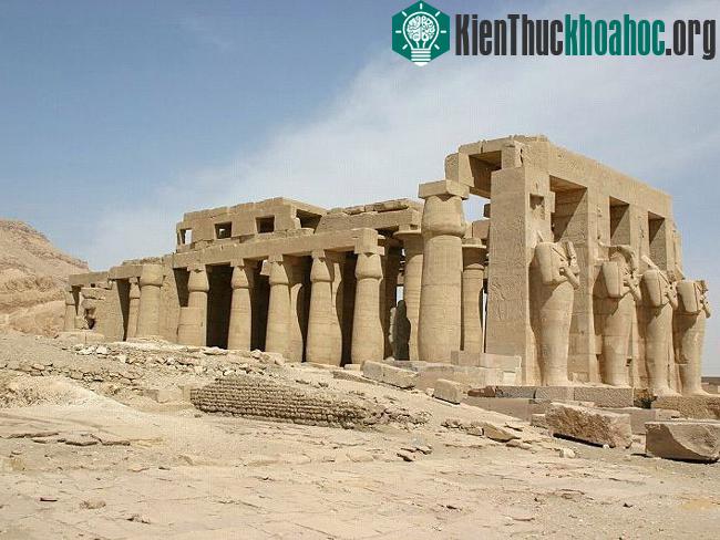 Thành phố cổ Thebes và các di tích khảo cổ của nó - Ai Cập