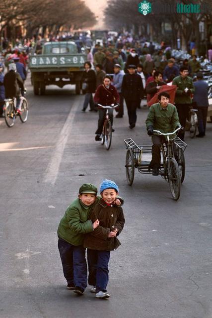 Hai cậu bé người Trung Quốc.