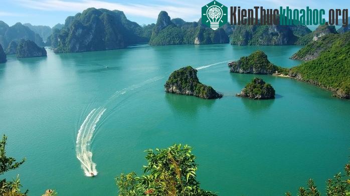 Vịnh Hạ Long - Kỳ quan đất dựng giữa trời cao ảnh 8