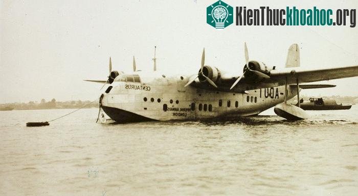 Đây là chiếc thủy phi cơ Short C-Class Empire của Imperial Airways.