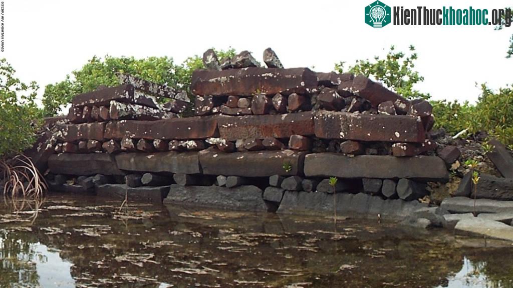 Nan Mado, Micronesia: Với tường thành bằng đá basalt và đá san hô, Nan Madol có 99 đảo nhân tạo nằm ở bờ đông nam đảo Pohnpei. Các đảo nhân tạo này bảo vệ những cung điện đá, đền đài, lăng mộ và nh...