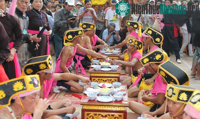 Hội Gióng ở đền Phù Đổng và đền Sóc