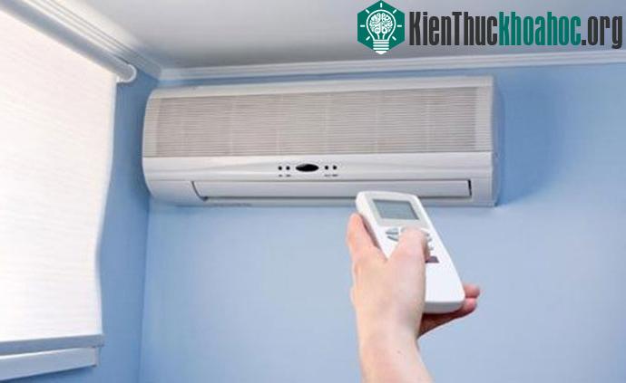 Bật điều hòa quá lạnh dễ gây bệnh cho cơ thể. (Ảnh: CBC).