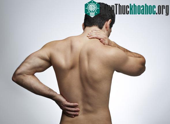 Thoái hóa khớp không phân biệt vùng miền, nhưng thường gặp ở phụ nữ sau mãn kinh. (Ảnh minh họa: Menshealth).