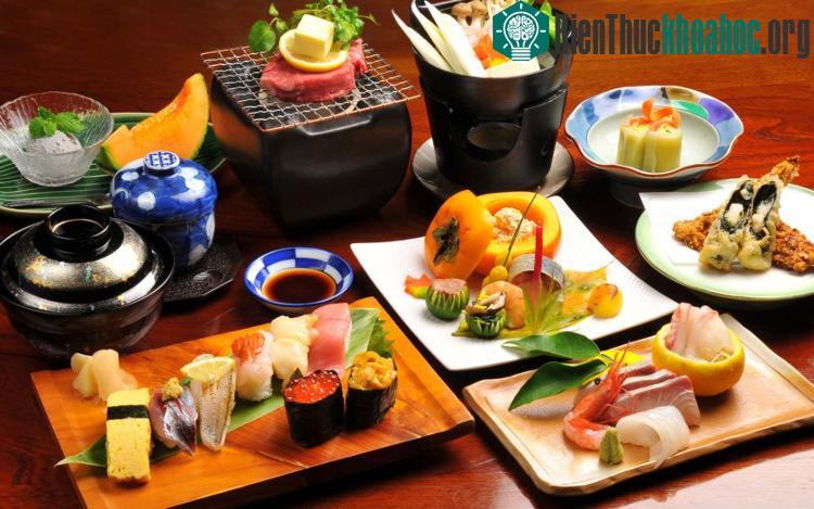 Người Nhật Bản không uống bất kỳ chất lỏng nào khi ăn.